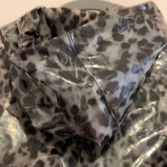 Woman’s lightweight summer raincoat - Picture 4 of 5